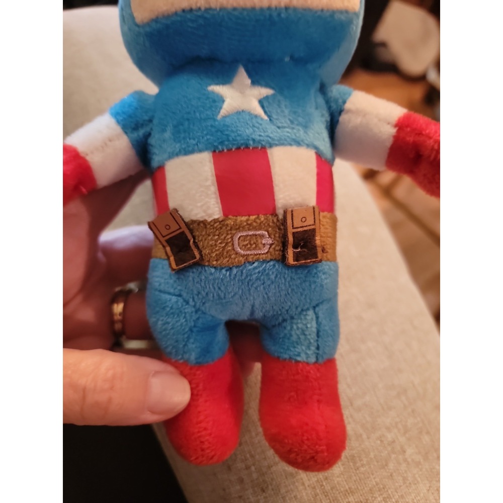 Marvel Captain America Plush - Picture 4 of 5